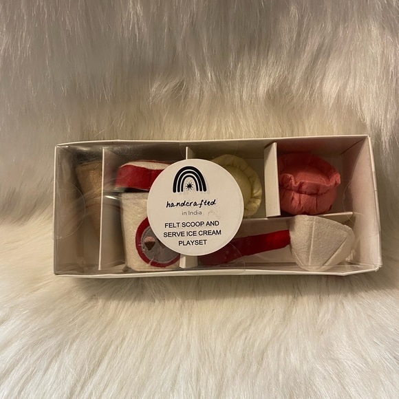 Felt Scoop And Serve Ice Cream Playset Ages 3+ Toy - Picture 1 of 5